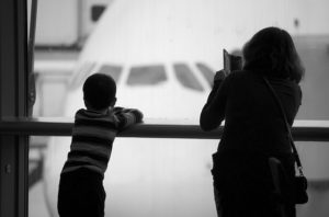 טיסות ארוכות עם ילדים