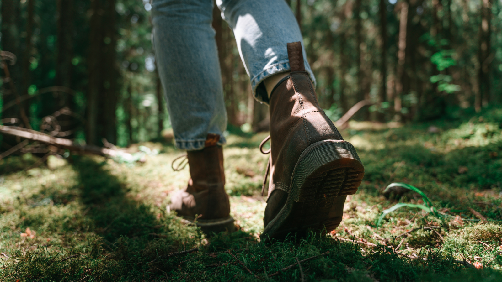 איך לבחור נעלי טיולים
